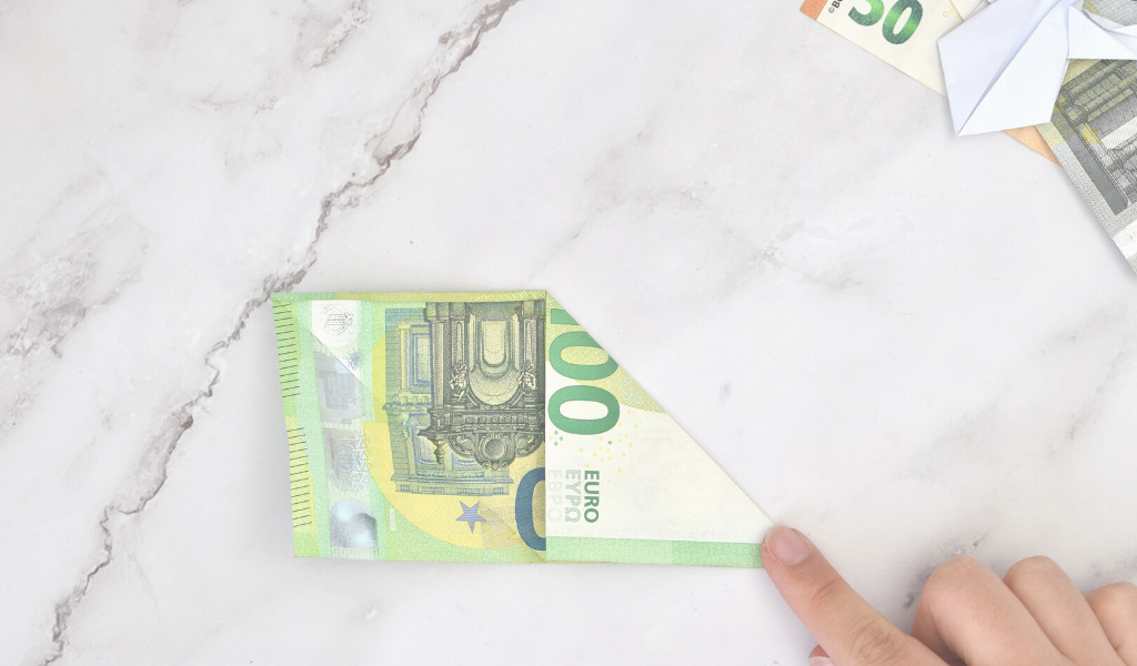 Engel aus Geld falten - Anleitung Schritt 7