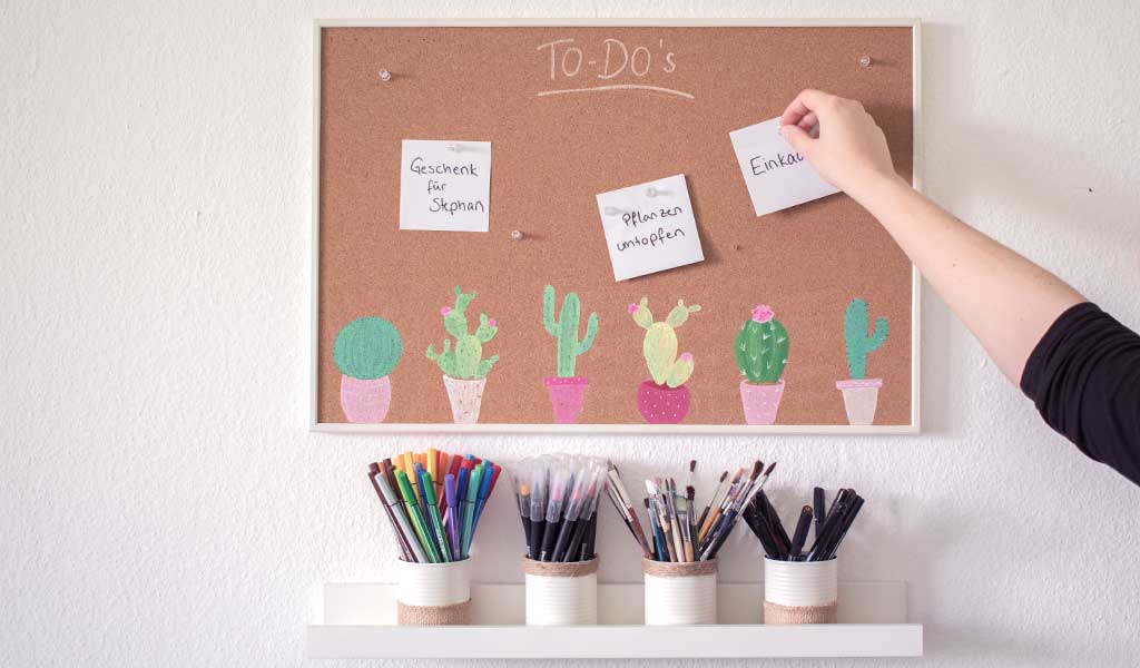 DIY Pinnwand mit Kakteen
