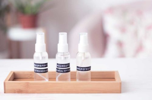 Selbstgemachte Raumsprays als Geschenk zum Einzug