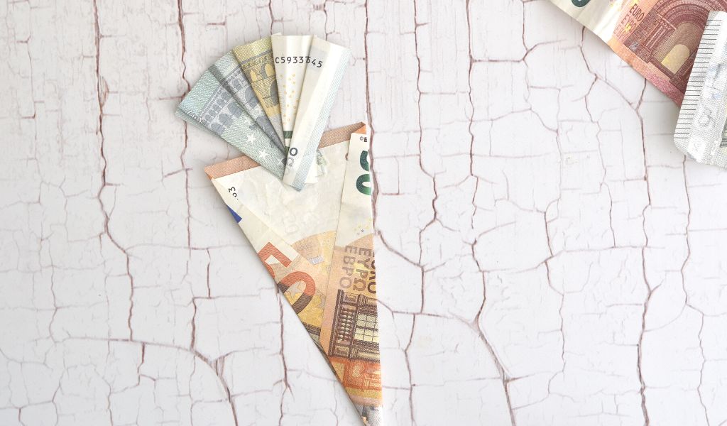 Geld zu Schultüte falten - Schritt 11