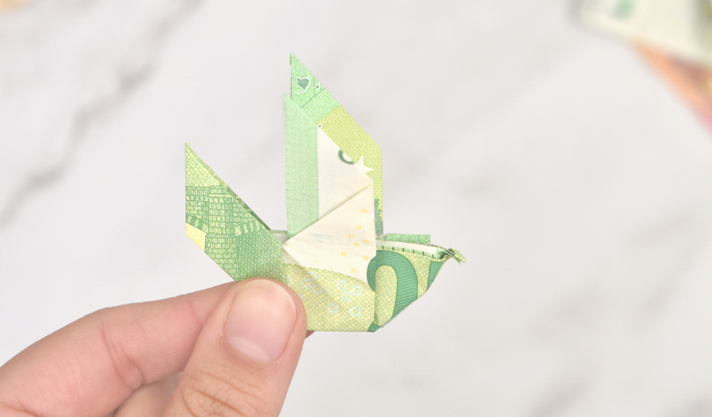 Taube aus Geld falten und als Geldgeschenk verschenken