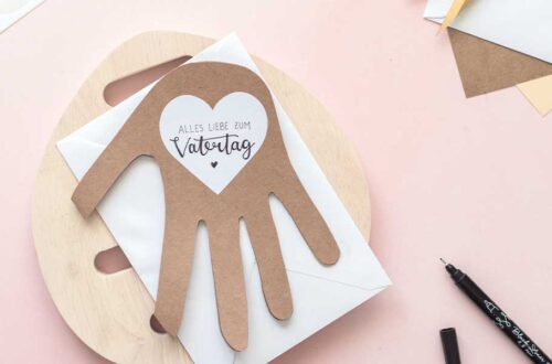 Karte mit Handabdruck basteln zum Vatertag