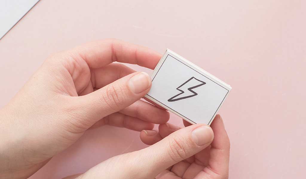 Streichholzschachtel mit Blitzsymbol - kostenlose Vorlage