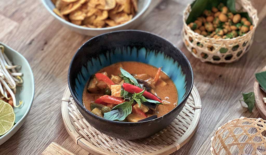 Schüssel mit veganer Supper, die im veganen Kochkurs in Köln zubereitet wurde