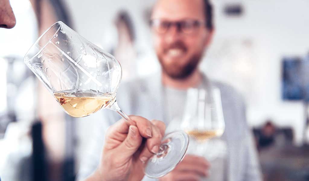 Wein Tasting als Gutscheinidee für Männer